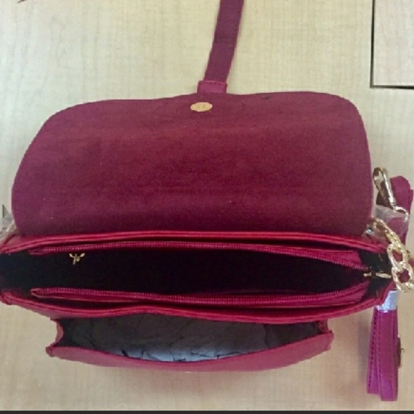 ✨SALE✨Perfect Chain Crossbody Purse - Picture 4 of 4